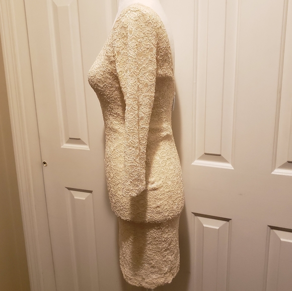 Windsor Lace Sheath Dress Junior's Medium Cream - Picture 2 of 10